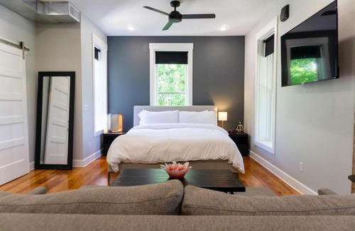 Eureka Springs Historic District House | Entire Building at 151 Spring