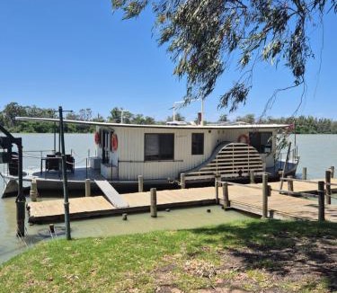 Mannum Boat Rental | Paddle Wheeler Lilian