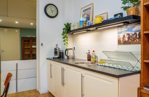 Eastern Docklands House | Stylish Private Studio Close to City