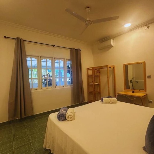 Bahaaru villa Surf and Stay in enchanting Himmafushi with WiFi, AC in Himmafushi
