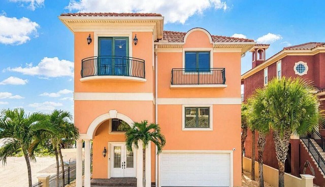 Beachfront Luxury Estate - Pool, Spa & Sunset View in Treasure Island