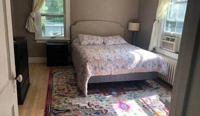 Best location in Milwaukee! Upper Duplex Unit in Milwaukee