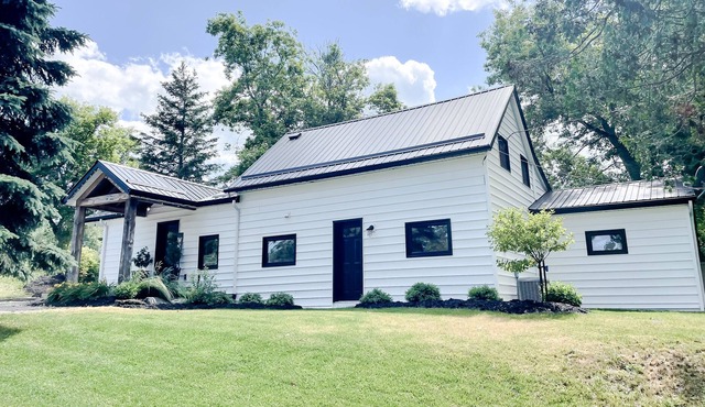 Bright, Modern, Accessible Home in Quinte West