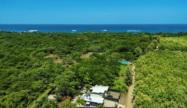 Casa Julian – 2BR w/Pool, Walk to Beach in Provincia de Guanacaste