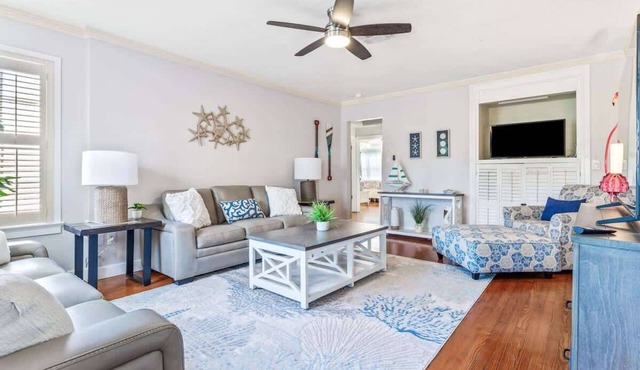 Coconut Beach House, Private Pool Home! in Clearwater Beach