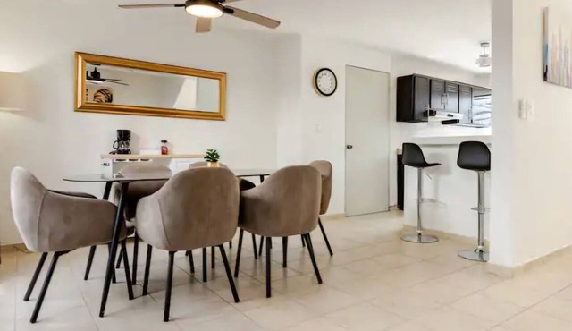 Comfortable House in Apodaca, Gated Community, WiFi, Sleeps 7 in Ciudad Apodaca