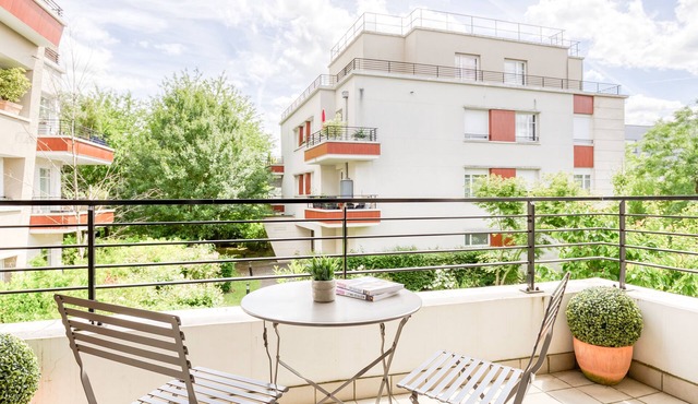 Cosy Appt with Terrace 5 min. DISNEYLAND in Montévrain