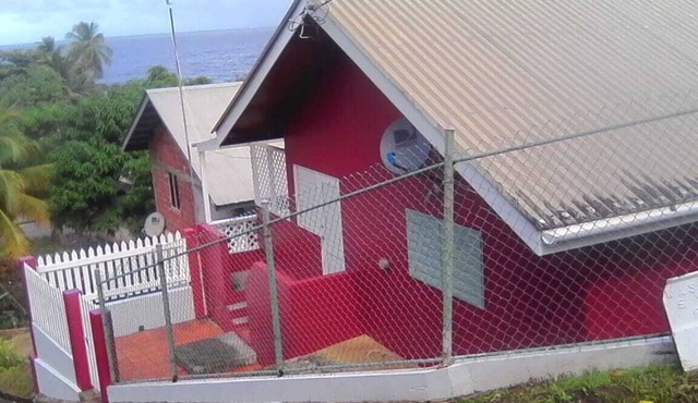 Eco friendly 2 bedroom bungalow (sleeps 6) in Blanchiseusse for seaside vacation in Blanchisseuse