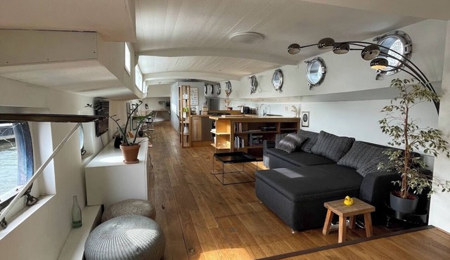 Exclusive: Luxury Houseboat in the Amstel River! in Amsterdam