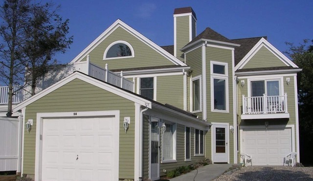 Expansive Home With Gorgeous Bay Views! (1052) in Brewster