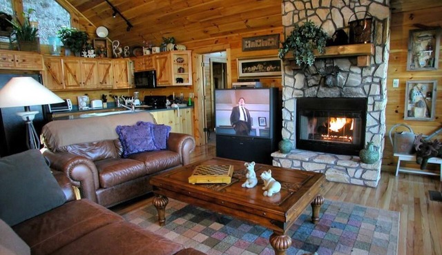 Falling Waters - Free Biltmore Tix - Secluded Log Cabin - Nantahala Gorge in Bryson City