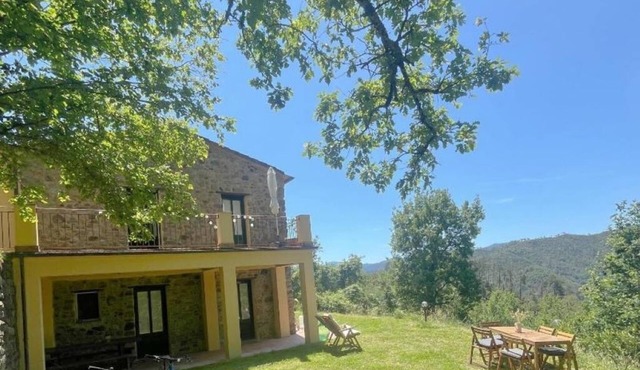 Green Valley House: Oleander in Liguria