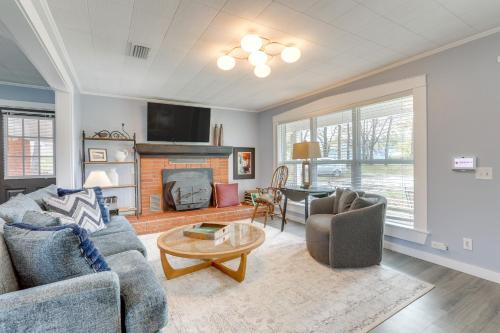 Hike, Fish & Boat: Secluded Mountain View Home in Mountain View