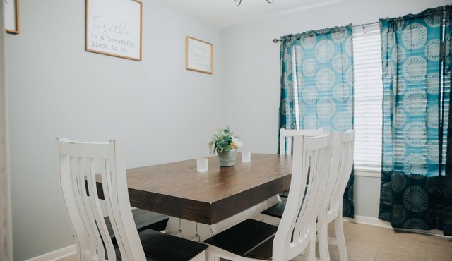 Home Away from Home! Located in Central Westlake! in Westlake