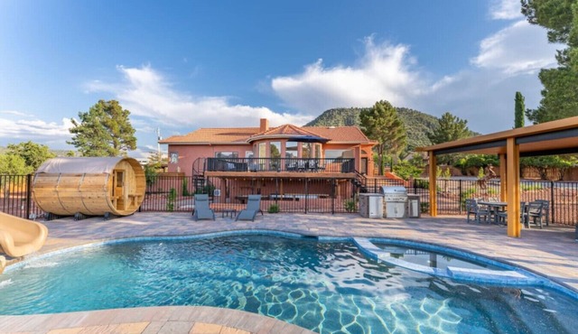 Huge Retreat Home with Pool, Sauna, Hot Tub, Golf, & More! in Sedona