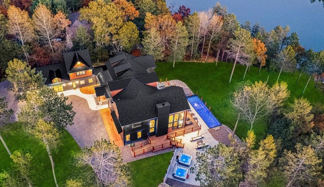 Lakeside Mansion 10,000SF- Heated Pool - Two Hot Tubs - Theater - Sport Court in Minong