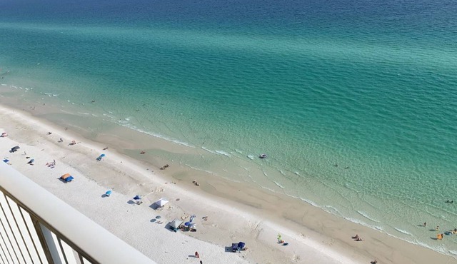 LUXURY 20TH FLOOR BEACHFRONT CONDO/SPACIOUS BALCONY/BCH SERVICE/5 STAR REVIEWS in Panama City Beach