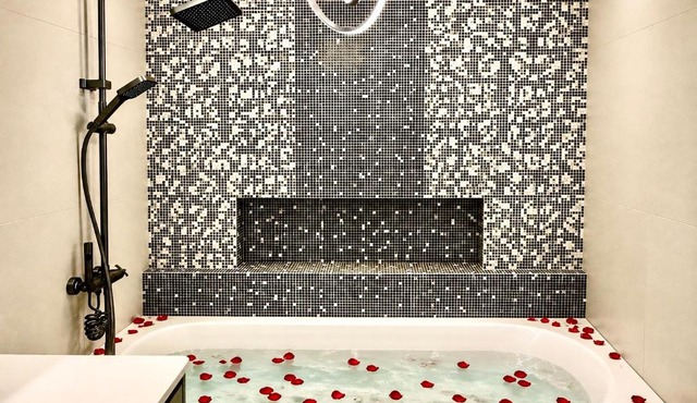 Luxury 2BR - Airport Pickup - Airport 14 Min - Beach 3 Min Walk in Hulhumale