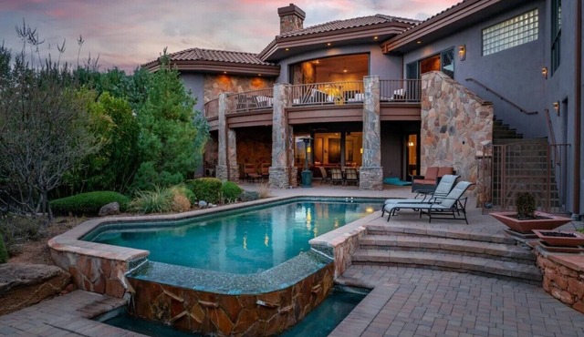 Luxury Estate with 4 Master Suites, Heated Pool, Media Room, near Golf Resorts in Sedona