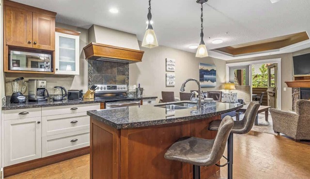 Luxury Mt. Retreat DT Canmore in Canmore