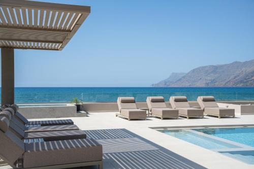 LUXURY VILLA EOS Beachfront 20 metres from the sea in Nopíyia