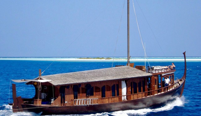 Malé Marvel: Sun-Kissed Sailing Experience in the Maldivian Atoll in Hulhumalé