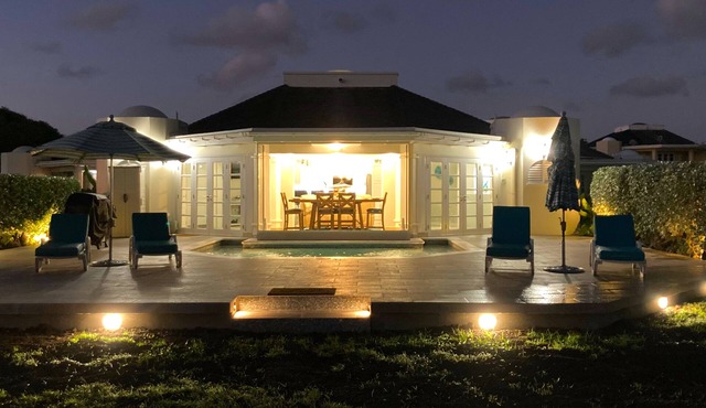 Newly Renovated Luxury Waterfront Villa cluster with magnificent ocean views! in lowlands
