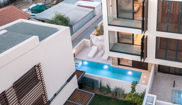 SithoniaRS Luxury Three Floors Villa With Private Pool & Garden in Νικήτη