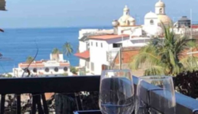 Spacious studio in great local neighborhood in Puerto Vallarta