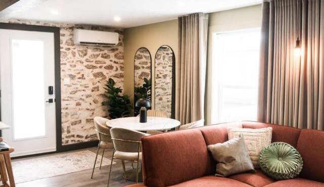 Studio 21 charme et confort au coeur de Magog in Magog-Orford
