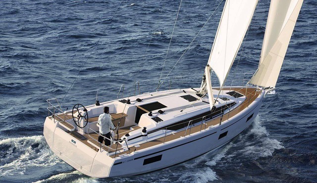 Sun-Kissed Sailing Adventure in Antiguo Puerto de La Rochelle in La Rochelle