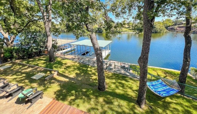 Two-story waterfront retreat with boat dock, two firepits & two kayaks in Burnet