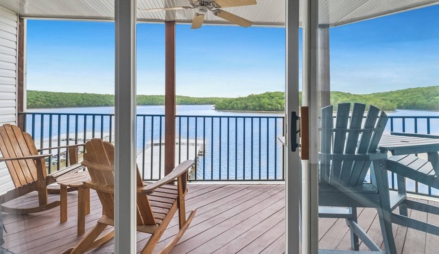 Updated Lakefront Condo 2/2, Amazing Views, Location, Pool, Waterfront Patio! in Kaiser