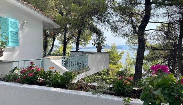 villa Nova 1, 3 bedroomed villa in Kanapitsa in Skiathos