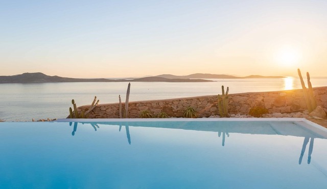 Villa Olivia - Stunning Sunsets in the Most Desirable Location in Mykonos