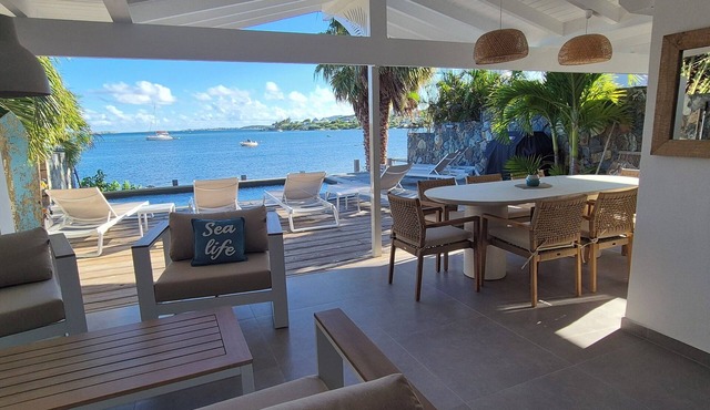 Waterfront villa 4 bedrooms, 3 bathrooms with pool, kayaks, high speed wifi in Cul-de-Sac