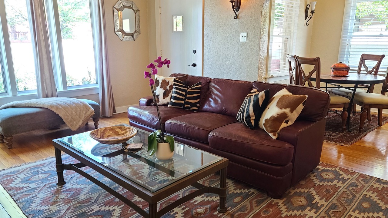Photo of Livingroom in Sam Hughes