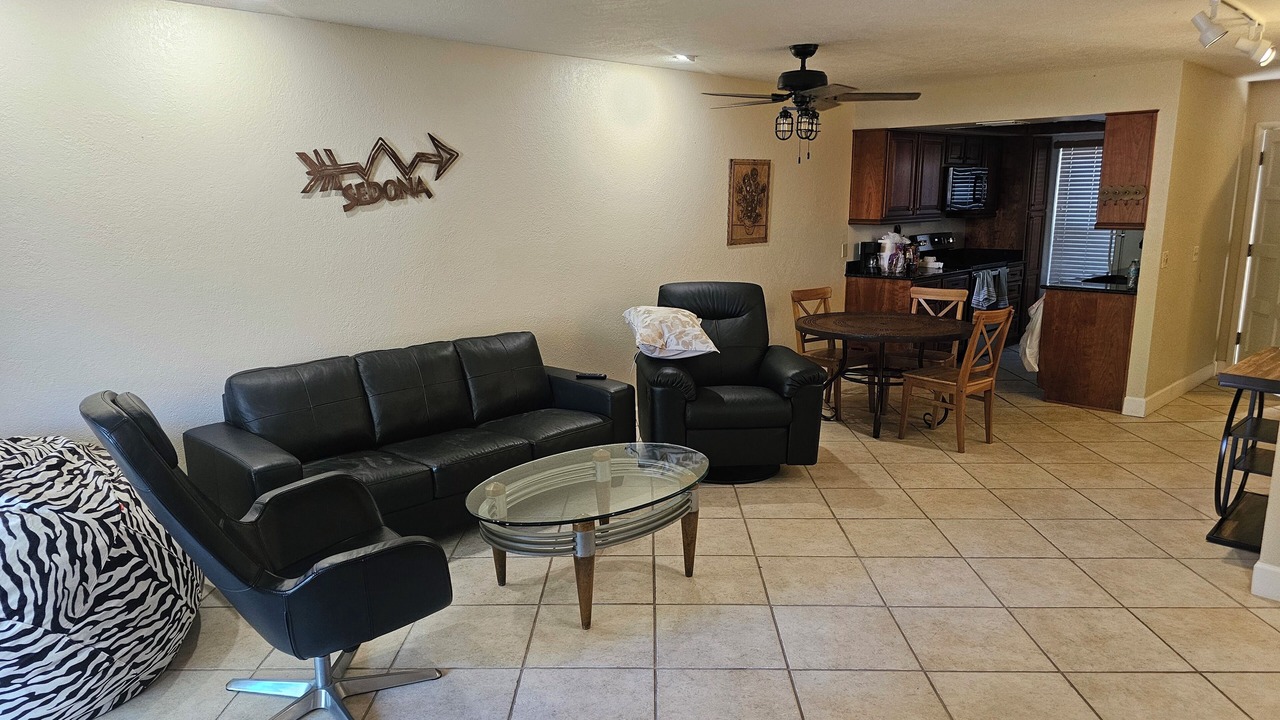 Photo of Livingroom in Oak Creek