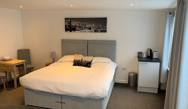 Fornham Guest House in Chertsey
