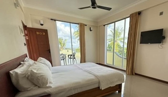NOAH BEACH HOUSE in Himmafushi