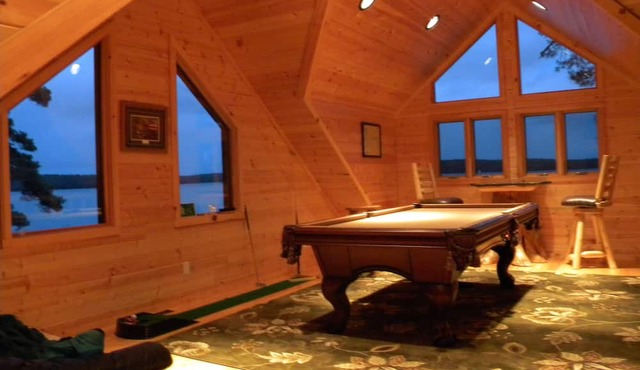 Luxurious Wilderness New Log Home Borders Bwca, National Park in Crane Lake